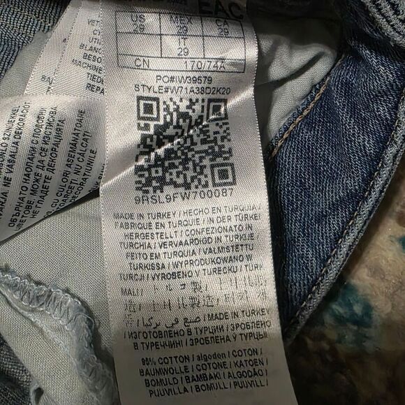 Guess Mid Rise Skinny Distressed Jeans With Raw Hemline - Picture 5 of 5